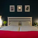 Toldi68 Apartmanhaz 凯斯特海伊