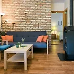 Toldi68 Apartmanhaz 凯斯特海伊