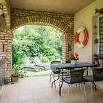 Toldi68 Apartmanhaz 凯斯特海伊