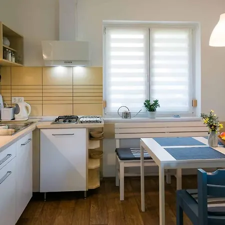 Toldi68 Apartmanhaz * Keszthely