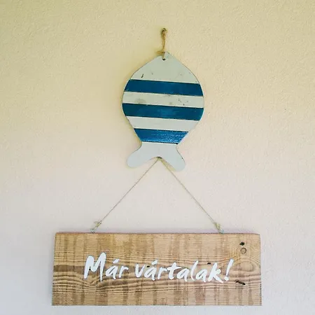 Toldi68 Apartmanhaz *