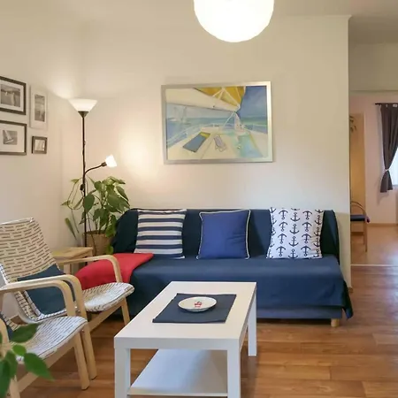 Toldi68 Apartmanhaz *