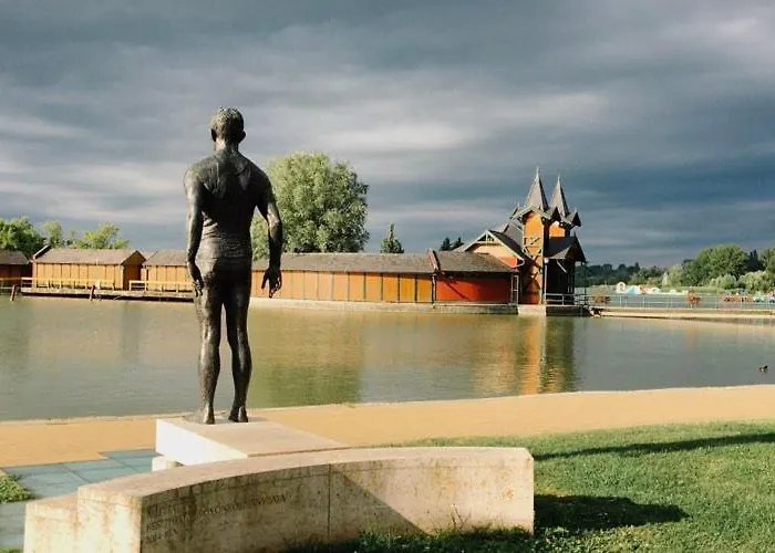 Toldi68 Apartmanhaz Daire