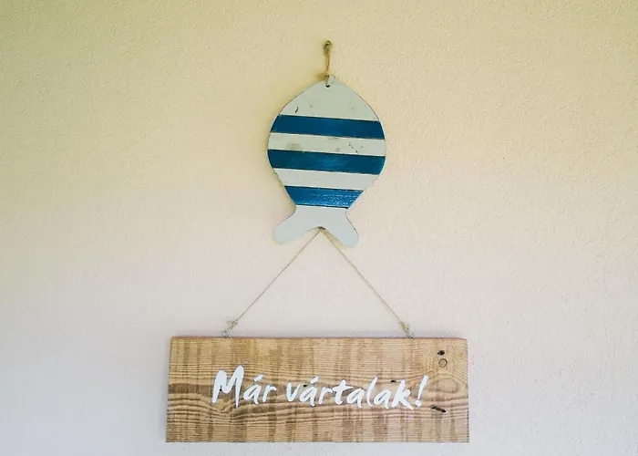 Toldi68 Apartmanhaz *