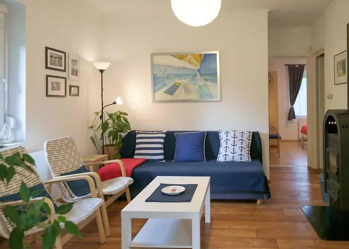 Toldi68 Apartmanhaz *