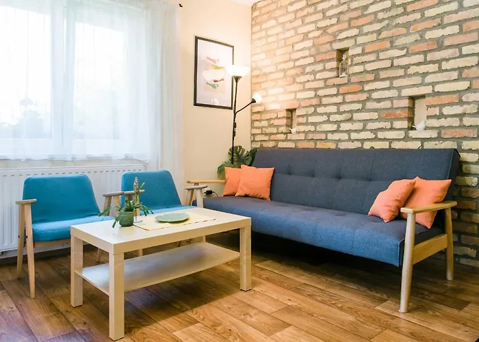 Toldi68 Apartmanhaz *